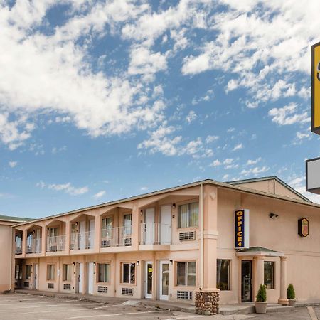 Super 8 By Wyndham Evanston Dış mekan fotoğraf