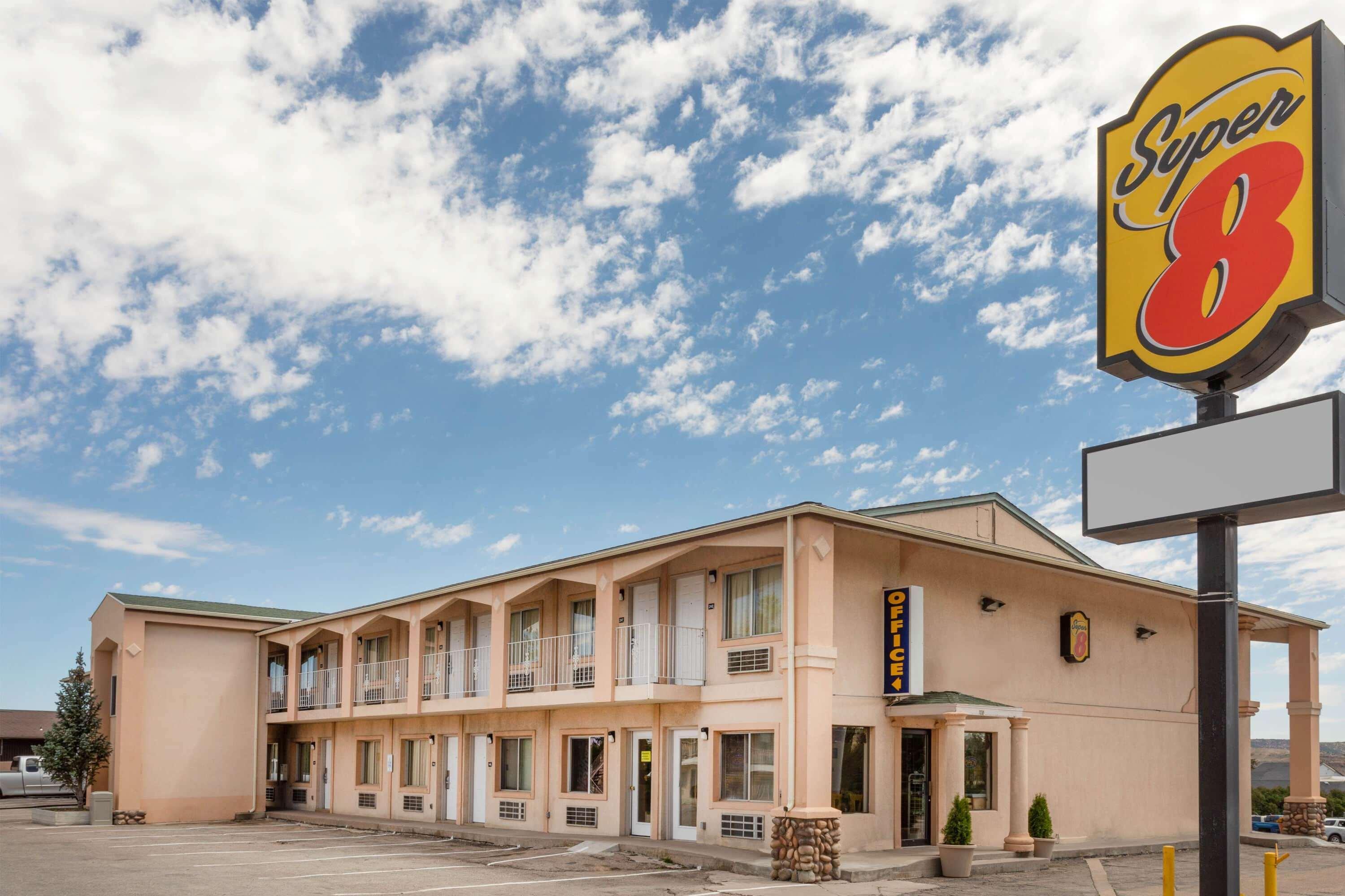 Super 8 By Wyndham Evanston Dış mekan fotoğraf