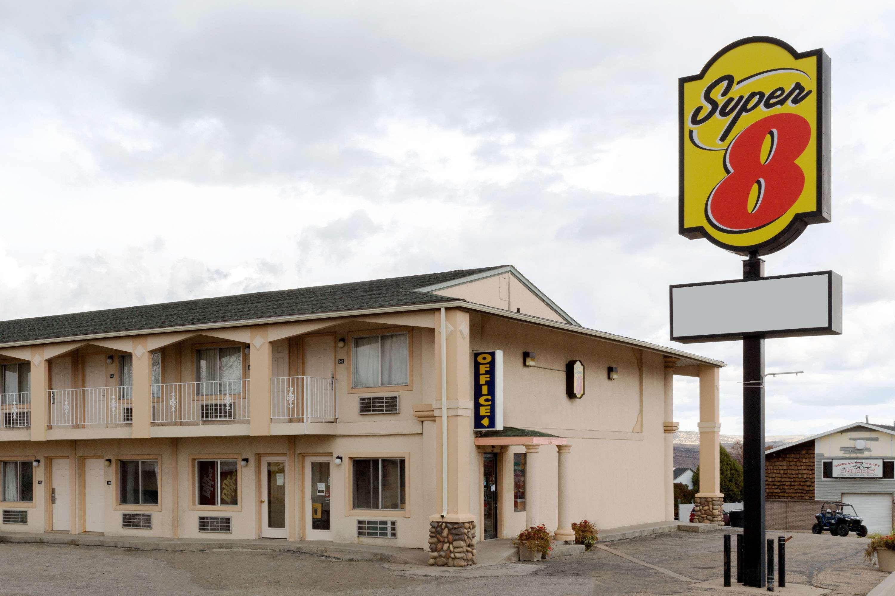 Super 8 By Wyndham Evanston Dış mekan fotoğraf
